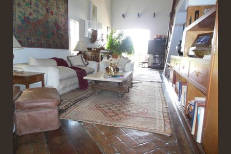 Casa à venda com 301m², 3 quartos e 3 vagas