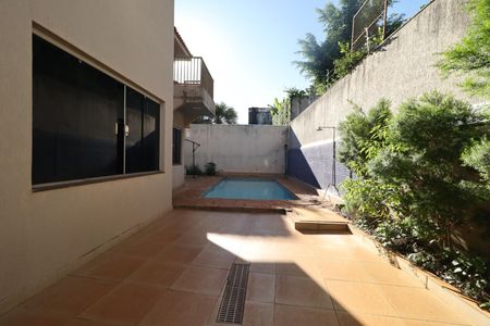 Casa para alugar com 500m², 4 quartos e 3 vagasCorredor