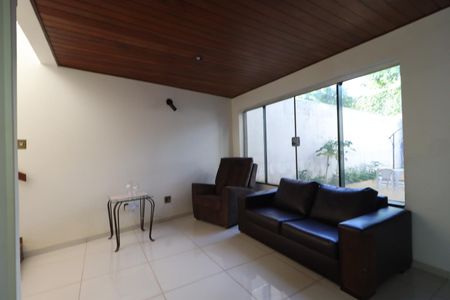 Casa para alugar com 500m², 4 quartos e 3 vagasSala 1