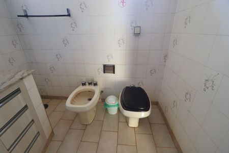 Casa para alugar com 500m², 4 quartos e 3 vagasBanheiro da Suíte 1