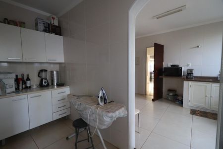 Casa para alugar com 500m², 4 quartos e 3 vagasCozinha