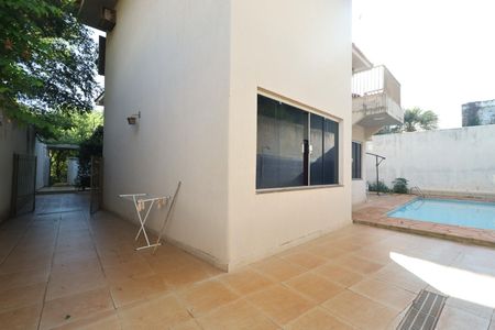 Casa para alugar com 500m², 4 quartos e 3 vagasCorredor