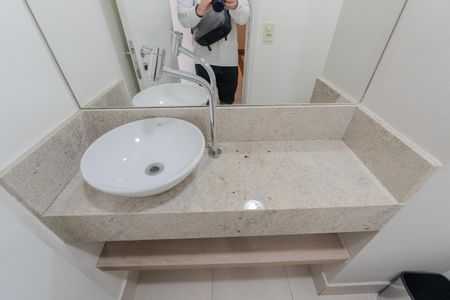 Lavabo de apartamento para alugar com 1 quarto, 49m² em Bela Vista, São Paulo
