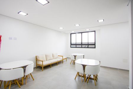 Apartamento para alugar com 40m², 2 quartos e 1 vaga Apartamento para alugar com 40m², 2 quartos e 1 vagaÁrea comum - Salão de festas