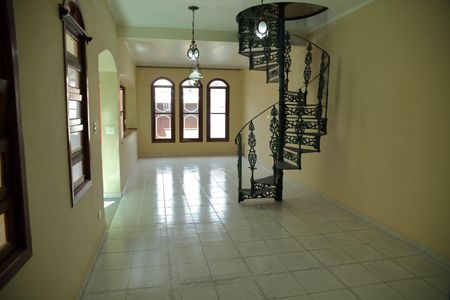 Casa para alugar com 200m², 3 quartos e 6 vagasSala