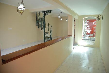 Casa para alugar com 200m², 3 quartos e 6 vagasSala