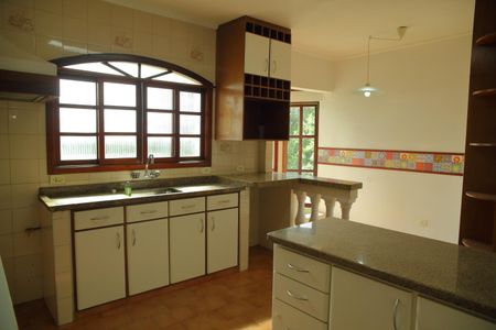 Casa para alugar com 200m², 3 quartos e 6 vagasCozinha 