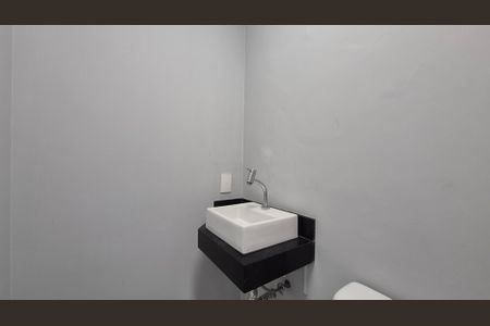 Apartamento à venda com 54m², 2 quartos e 1 vaga Apartamento à venda com 54m², 2 quartos e 1 vagaBanheiro