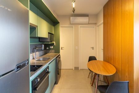 Cozinha de apartamento para alugar com 2 quartos, 45m² em Chácara Santo Antônio (zona Sul), São Paulo
