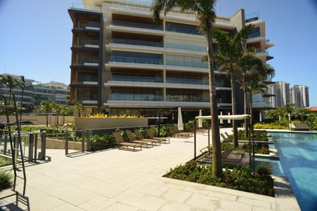 Apartamento à venda com 307m², 4 quartos e 5 vagasÁrea Comum - Piscina