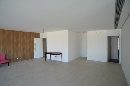 Apartamento à venda com 307m², 4 quartos e 5 vagasSala