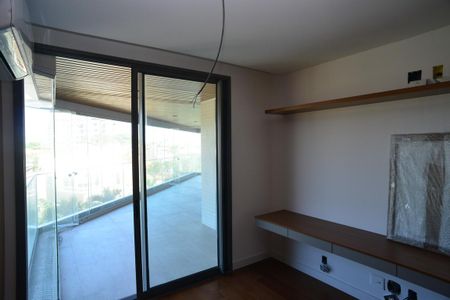 Apartamento à venda com 307m², 4 quartos e 5 vagasSuíte 1