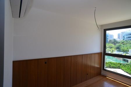 Apartamento à venda com 307m², 4 quartos e 5 vagasSuíte 2