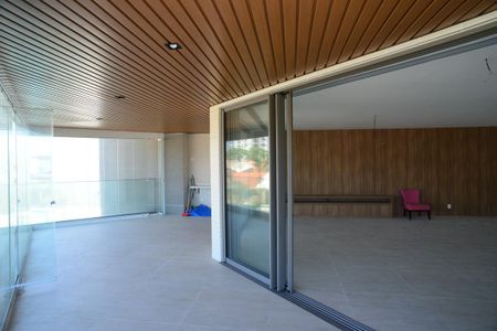 Apartamento à venda com 307m², 4 quartos e 5 vagasVaranda da Sala