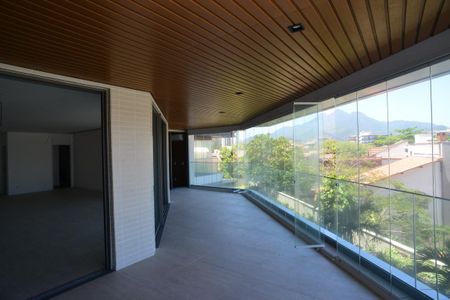 Apartamento à venda com 307m², 4 quartos e 5 vagasVaranda da Sala