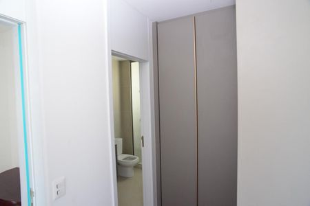 Apartamento à venda com 307m², 4 quartos e 5 vagasCloset Suíte 1