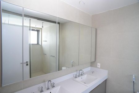 Apartamento à venda com 307m², 4 quartos e 5 vagasBanheiro Suíte Principal