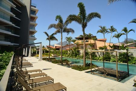 Apartamento à venda com 307m², 4 quartos e 5 vagasÁrea Comum - Piscina