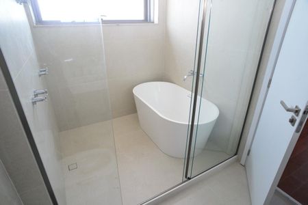 Apartamento à venda com 307m², 4 quartos e 5 vagasBanheiro Suíte Principal