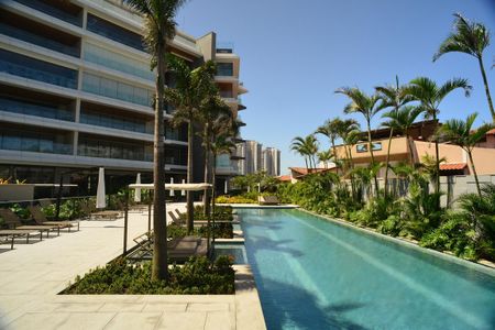 Apartamento à venda com 307m², 4 quartos e 5 vagasÁrea Comum - Piscina