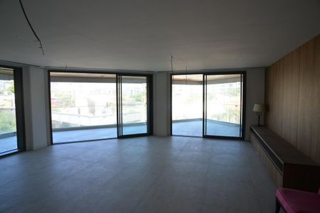 Apartamento à venda com 307m², 4 quartos e 5 vagasSala