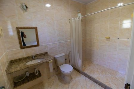 Casa de condomínio à venda com 483m², 5 quartos e 4 vagasBanheiro do Anexo