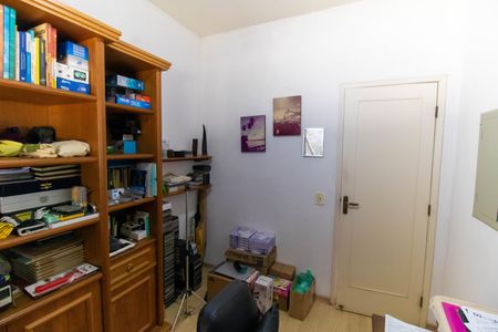 Casa de condomínio à venda com 483m², 5 quartos e 4 vagasEscritório