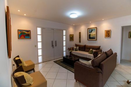 Casa de condomínio à venda com 483m², 5 quartos e 4 vagasSala