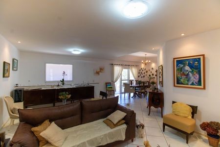 Casa de condomínio à venda com 483m², 5 quartos e 4 vagasSala