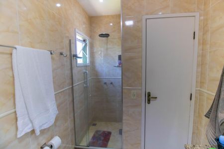 Casa de condomínio à venda com 483m², 5 quartos e 4 vagasBanheiro da Suíte 1