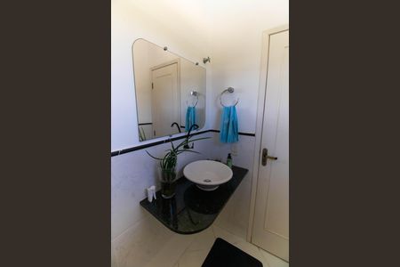 Casa de condomínio à venda com 483m², 5 quartos e 4 vagasLavabo