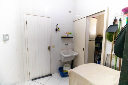 Casa de condomínio à venda com 483m², 5 quartos e 4 vagasÁrea de Serviço