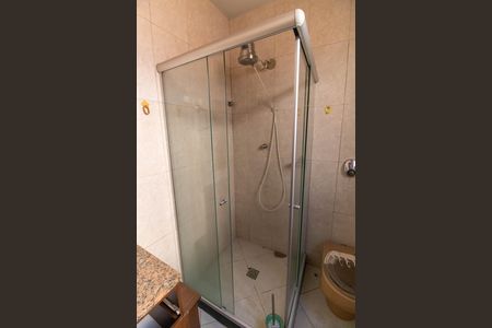 Casa à venda com 250m², 4 quartos e 3 vagas Casa à venda com 250m², 4 quartos e 3 vagasBanheiro 2