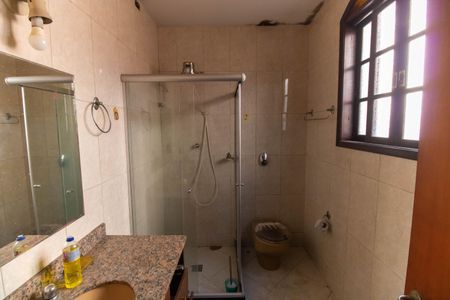 Casa à venda com 250m², 4 quartos e 3 vagas Casa à venda com 250m², 4 quartos e 3 vagasBanheiro 2