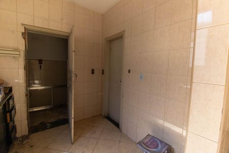 Casa à venda com 250m², 4 quartos e 3 vagas Casa à venda com 250m², 4 quartos e 3 vagasCozinha