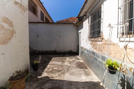 Casa à venda com 250m², 4 quartos e 3 vagas Casa à venda com 250m², 4 quartos e 3 vagasÁrea externa