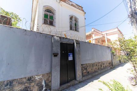 Casa à venda com 250m², 4 quartos e 3 vagas Casa à venda com 250m², 4 quartos e 3 vagasPlaquinha