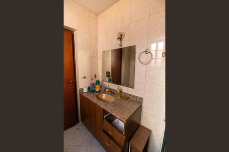 Casa à venda com 250m², 4 quartos e 3 vagas Casa à venda com 250m², 4 quartos e 3 vagasBanheiro 2