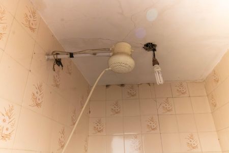 Casa à venda com 250m², 4 quartos e 3 vagas Casa à venda com 250m², 4 quartos e 3 vagasBanheiro Externo