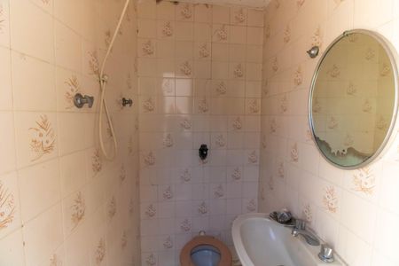 Casa à venda com 250m², 4 quartos e 3 vagas Casa à venda com 250m², 4 quartos e 3 vagasBanheiro Externo