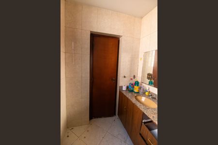 Casa à venda com 250m², 4 quartos e 3 vagas Casa à venda com 250m², 4 quartos e 3 vagasBanheiro 2