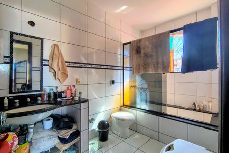 Casa de condomínio à venda com 348m², 5 quartos e 5 vagas2º Pav - Banheiro da Suite 1