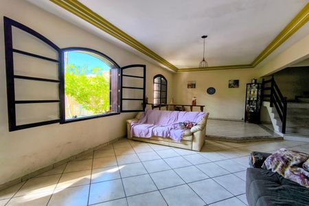 Casa de condomínio à venda com 348m², 5 quartos e 5 vagas1º Pav - Sala