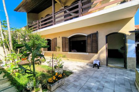 Casa de condomínio à venda com 348m², 5 quartos e 5 vagas1º Pav - Área Externa