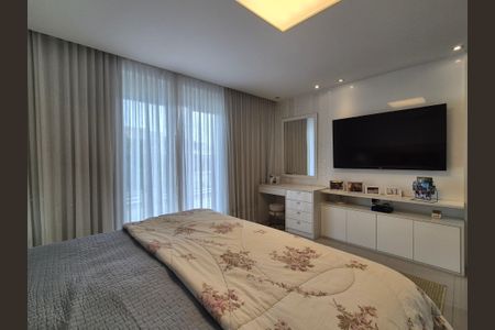 Casa de condomínio à venda com 400m², 4 quartos e 2 vagas Casa de condomínio à venda com 400m², 4 quartos e 2 vagasSuite 1