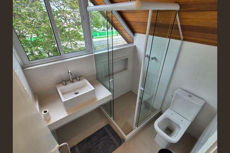 Casa de condomínio à venda com 400m², 4 quartos e 2 vagas Casa de condomínio à venda com 400m², 4 quartos e 2 vagasBanheiro da Suíte 4