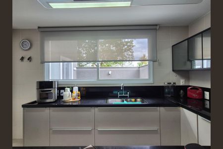 Casa de condomínio à venda com 400m², 4 quartos e 2 vagas Casa de condomínio à venda com 400m², 4 quartos e 2 vagasCozinha