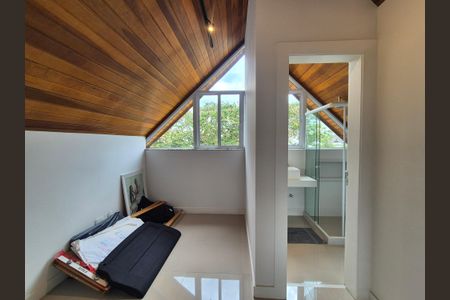 Casa de condomínio à venda com 400m², 4 quartos e 2 vagas Casa de condomínio à venda com 400m², 4 quartos e 2 vagasSuite 4