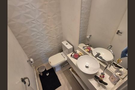 Casa de condomínio à venda com 400m², 4 quartos e 2 vagas Casa de condomínio à venda com 400m², 4 quartos e 2 vagasLavabo