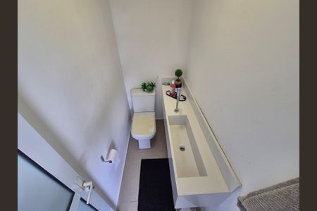 Casa de condomínio à venda com 400m², 4 quartos e 2 vagas Casa de condomínio à venda com 400m², 4 quartos e 2 vagasLavabo 2